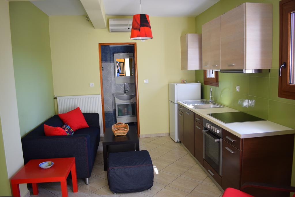 Petros Apartment Pachaina エクステリア 写真